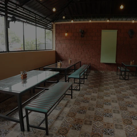Maqla Deli services and dining experience